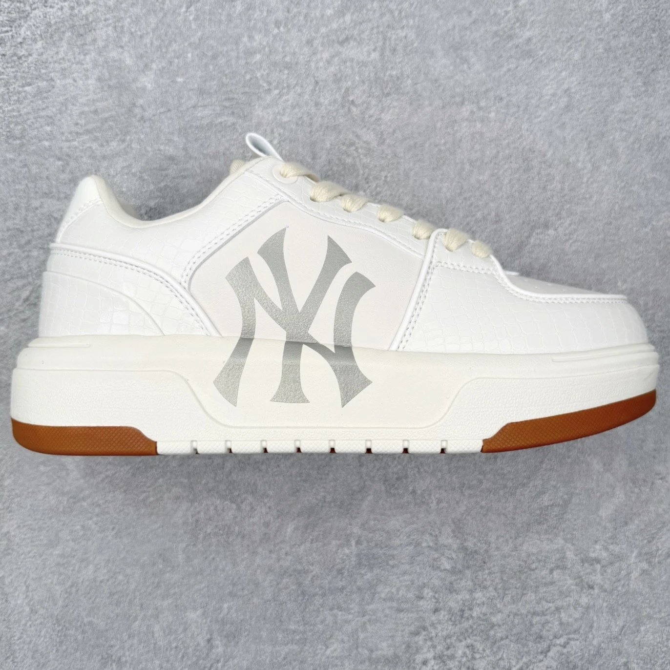 MLB Sneakers Low-Top Platform Baseball-Team Logo — White raw rubber