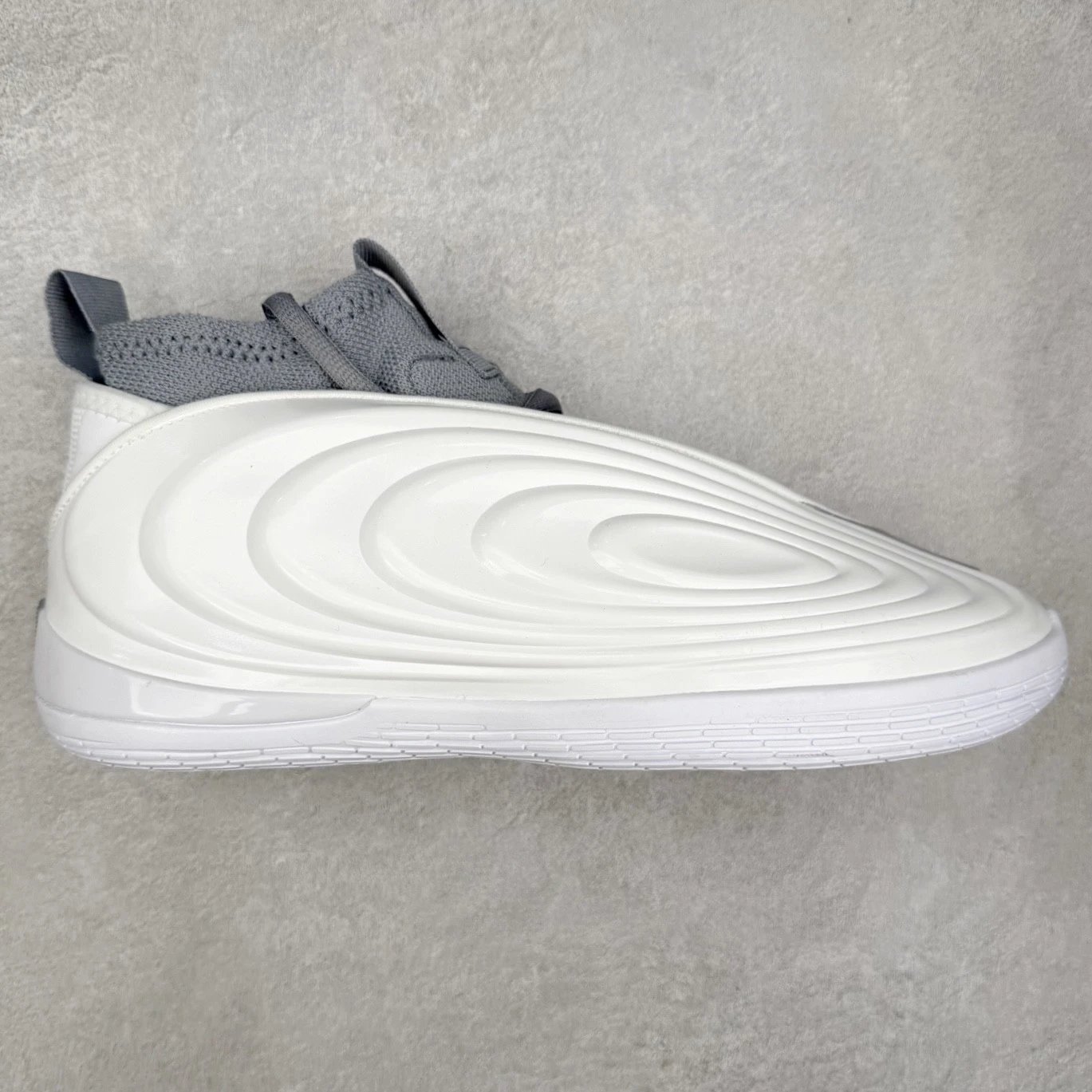 Unbranded Sneakers Laceless knit basketball with sculpted concentric upper — Whitewash