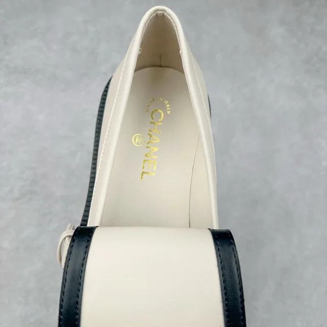 Chanel High Heels Platform Buckle Loafers product detail image 5