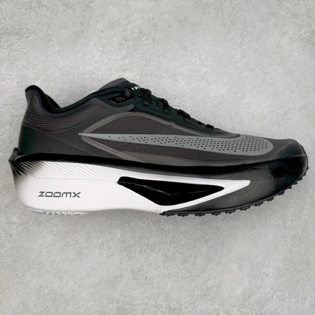 Nike Sneakers ZoomX low-top running with mesh upper and thick foam sole product detail image 1