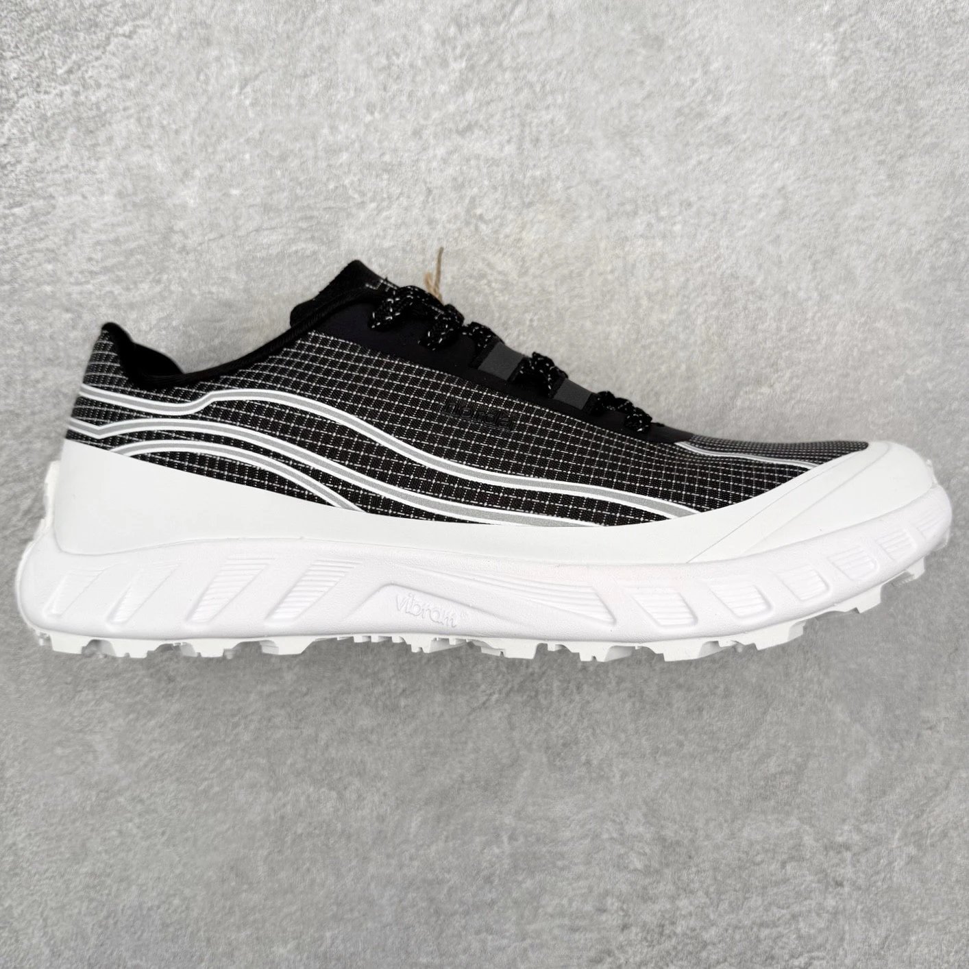 Norda Sneakers 002 trail running shoes — Black and white grid