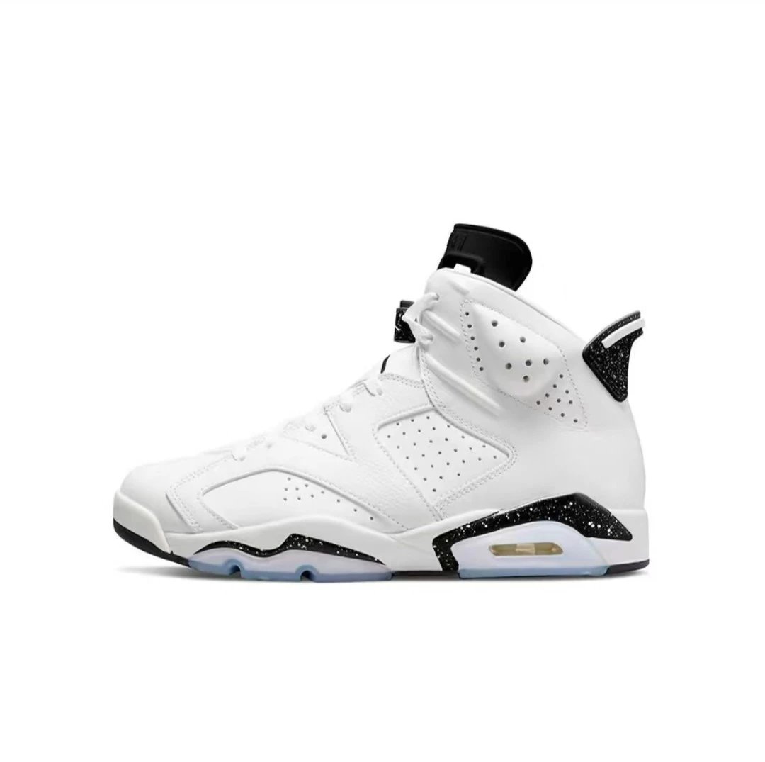 Nike Sneakers Air Jordan 6 — Black and white