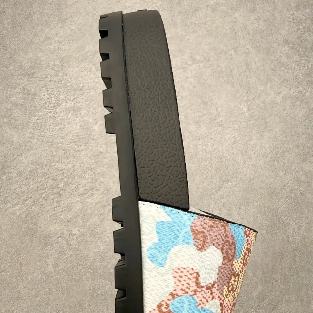Gucci Slippers Logo-Pattern Lug-Sole Slide product detail image 51