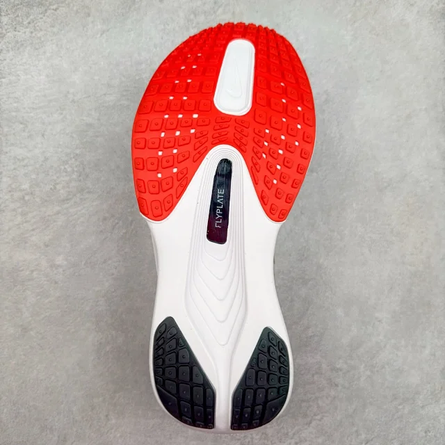 Nike Sneakers ZoomX low-top running with mesh upper and thick foam sole product detail image 54