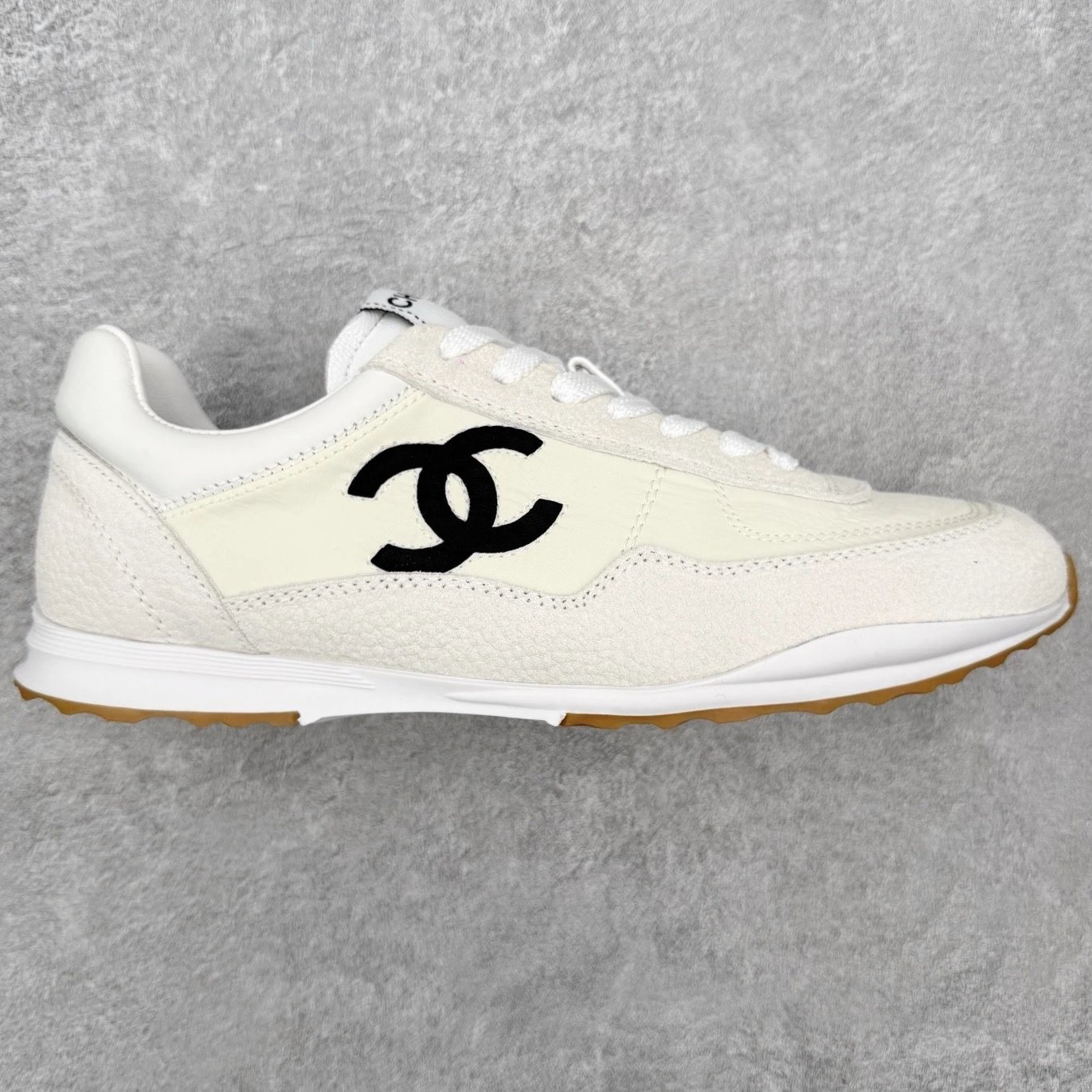 Chanel Sneakers CC Logo Suede and Textile — Beige