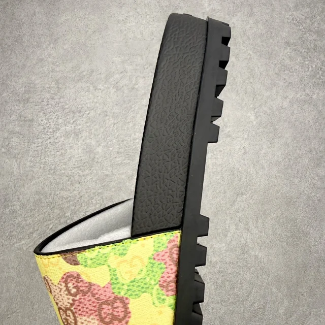 Gucci Slippers Logo-Pattern Lug-Sole Slide product detail image 7