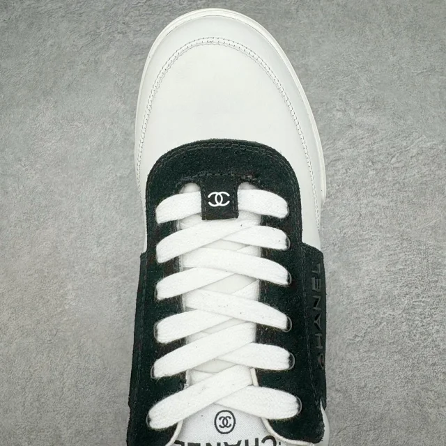 Chanel Sneakers Suede Panel Lace-Up product detail image 22