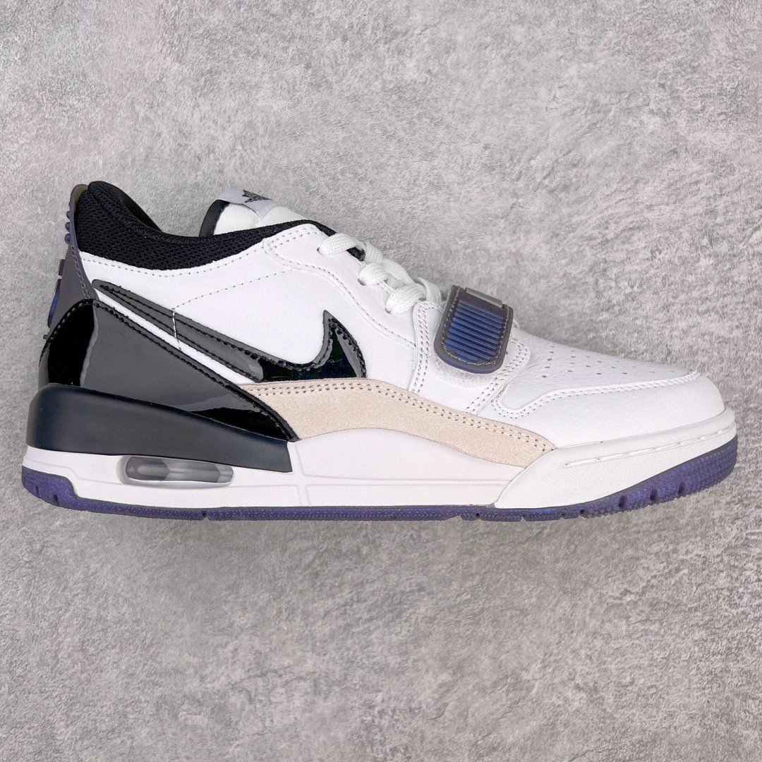 Nike Sneakers Air Jordan Legacy 312 Low — Black and white