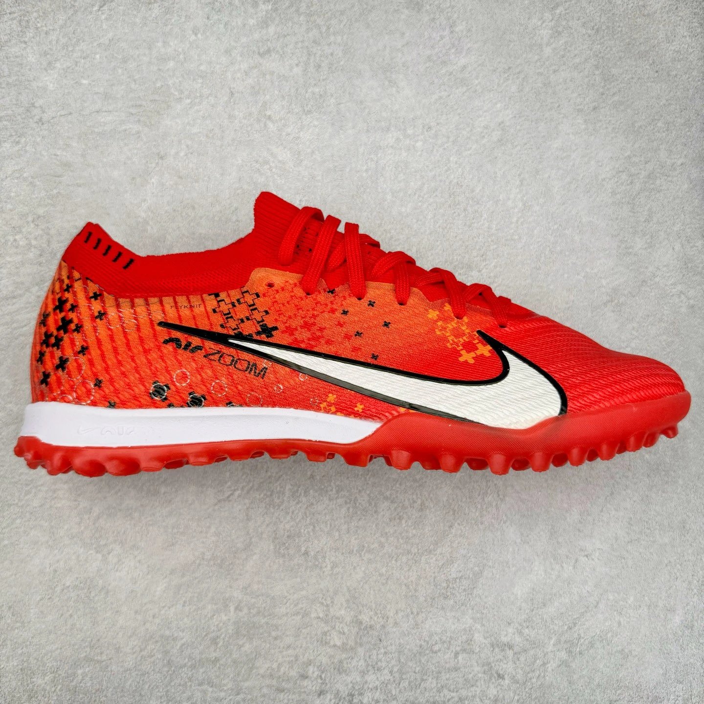 Nike Sneakers Football Turf Shoes — Red and white