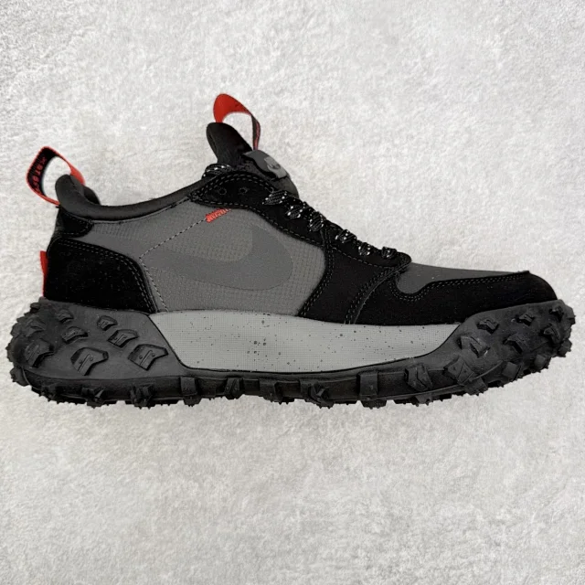 Nike Sneakers Low-Top Trail with Lug Outsole product detail image 1