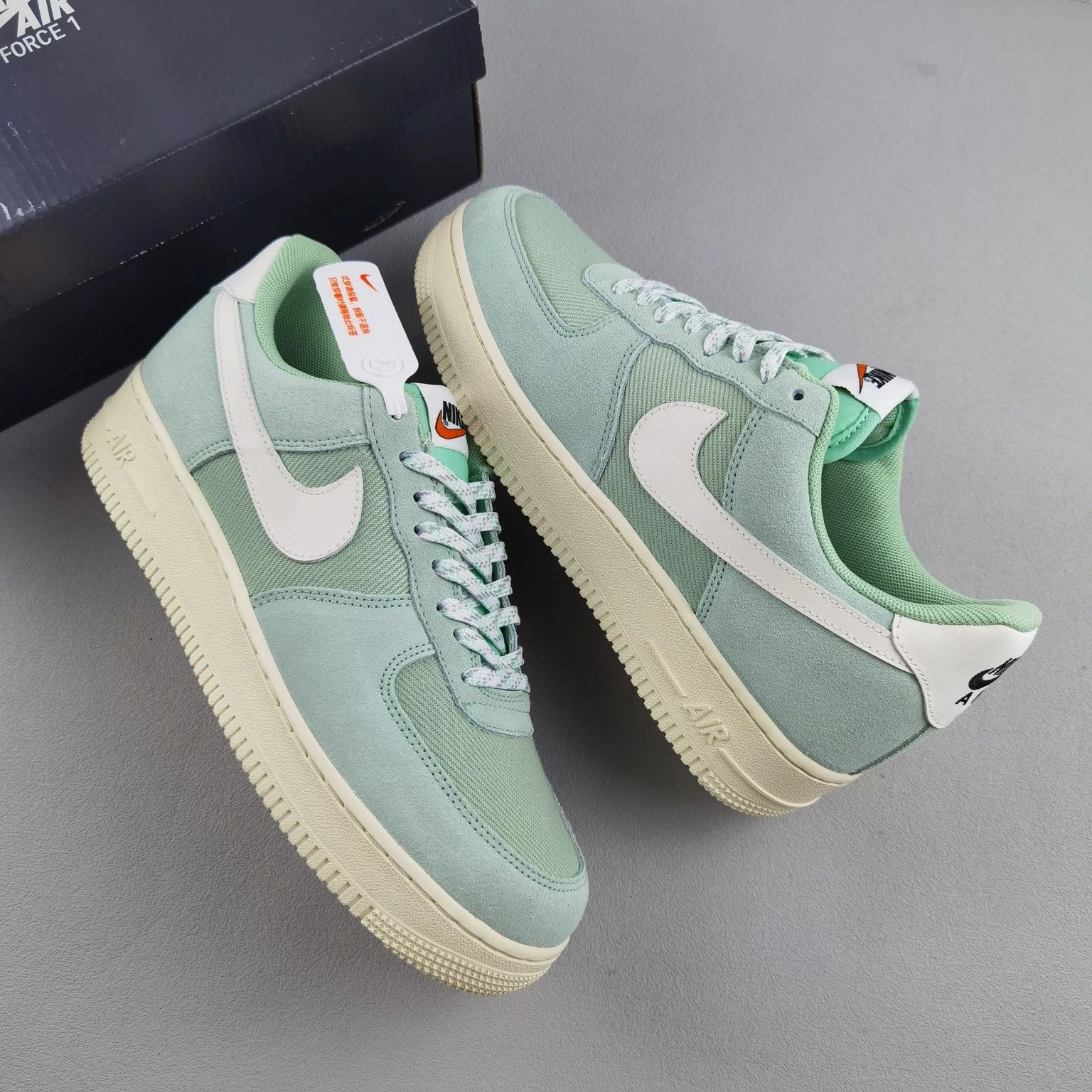 一手货源 Nike Air Force 1 Low"Certified Fresh"头层翻毛皮 内置气垫 低帮休闲板鞋 男女同款 嫩绿 正码不偏