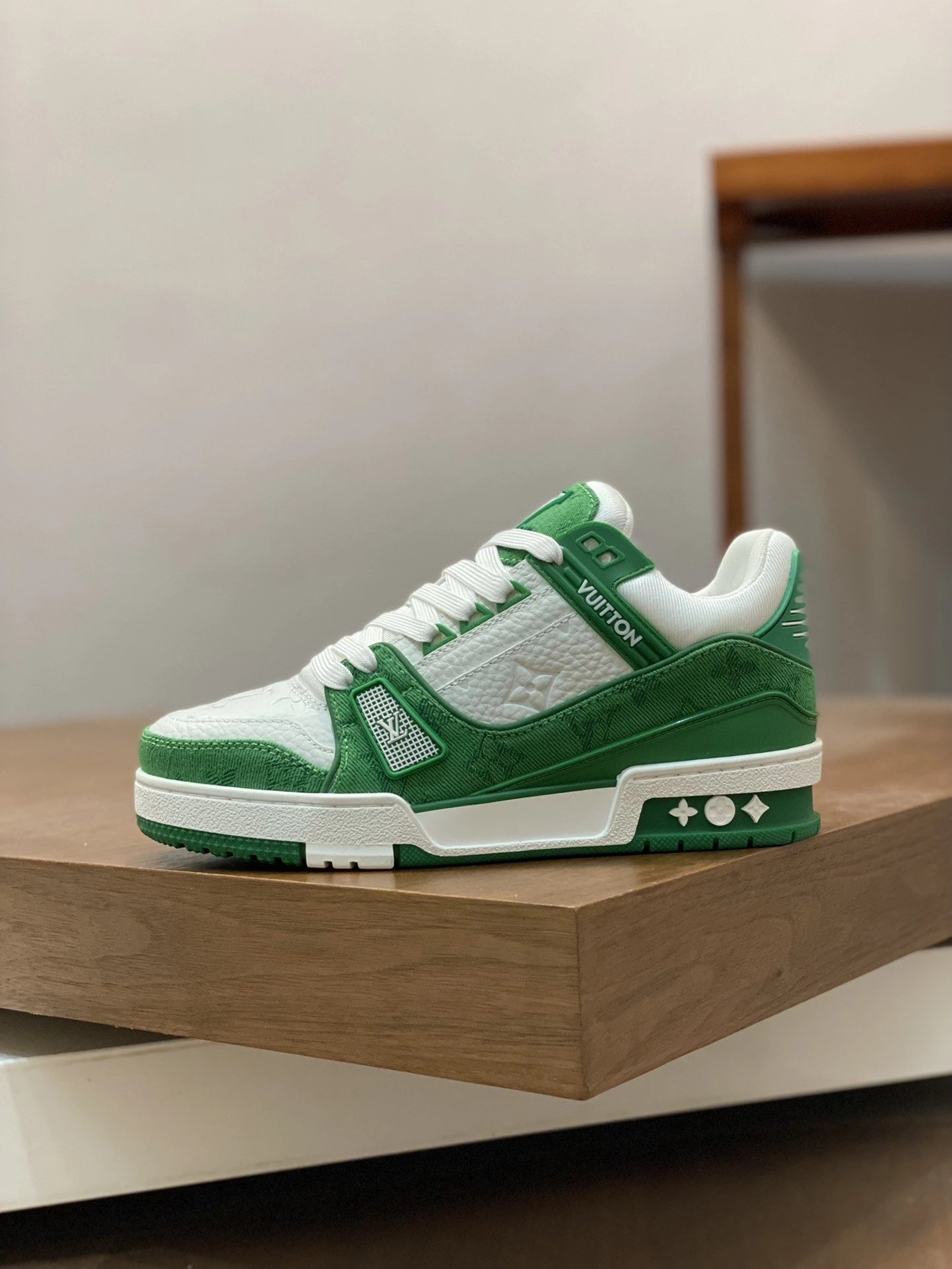 Louis Vuitton B22 Sneakers [24