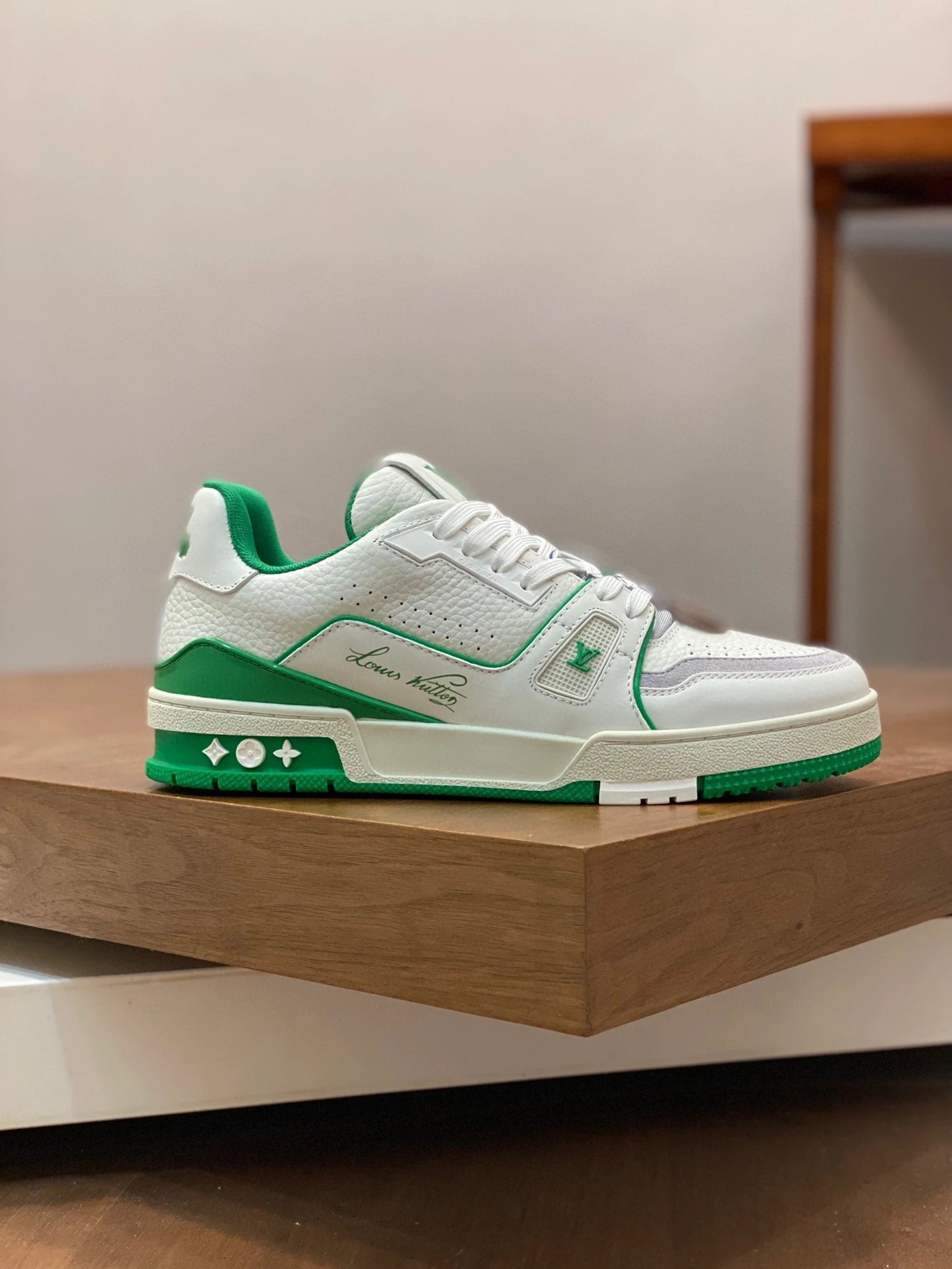 Louis Vuitton Trainer 2