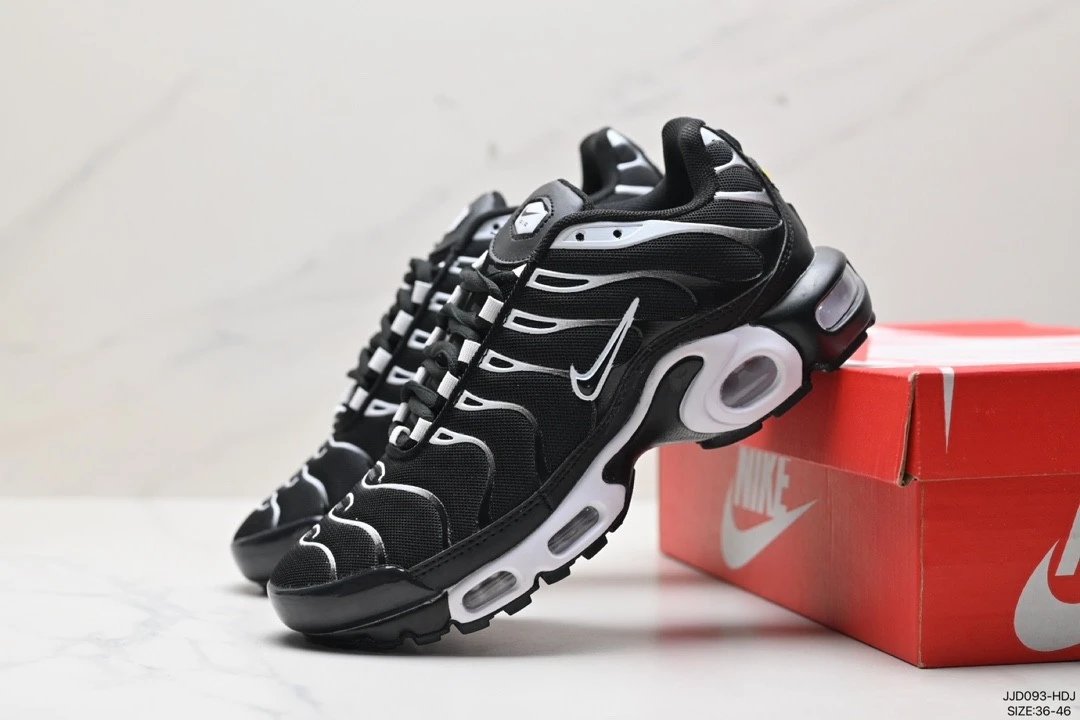 Nike Air Max Plus OG Panda 647315-013