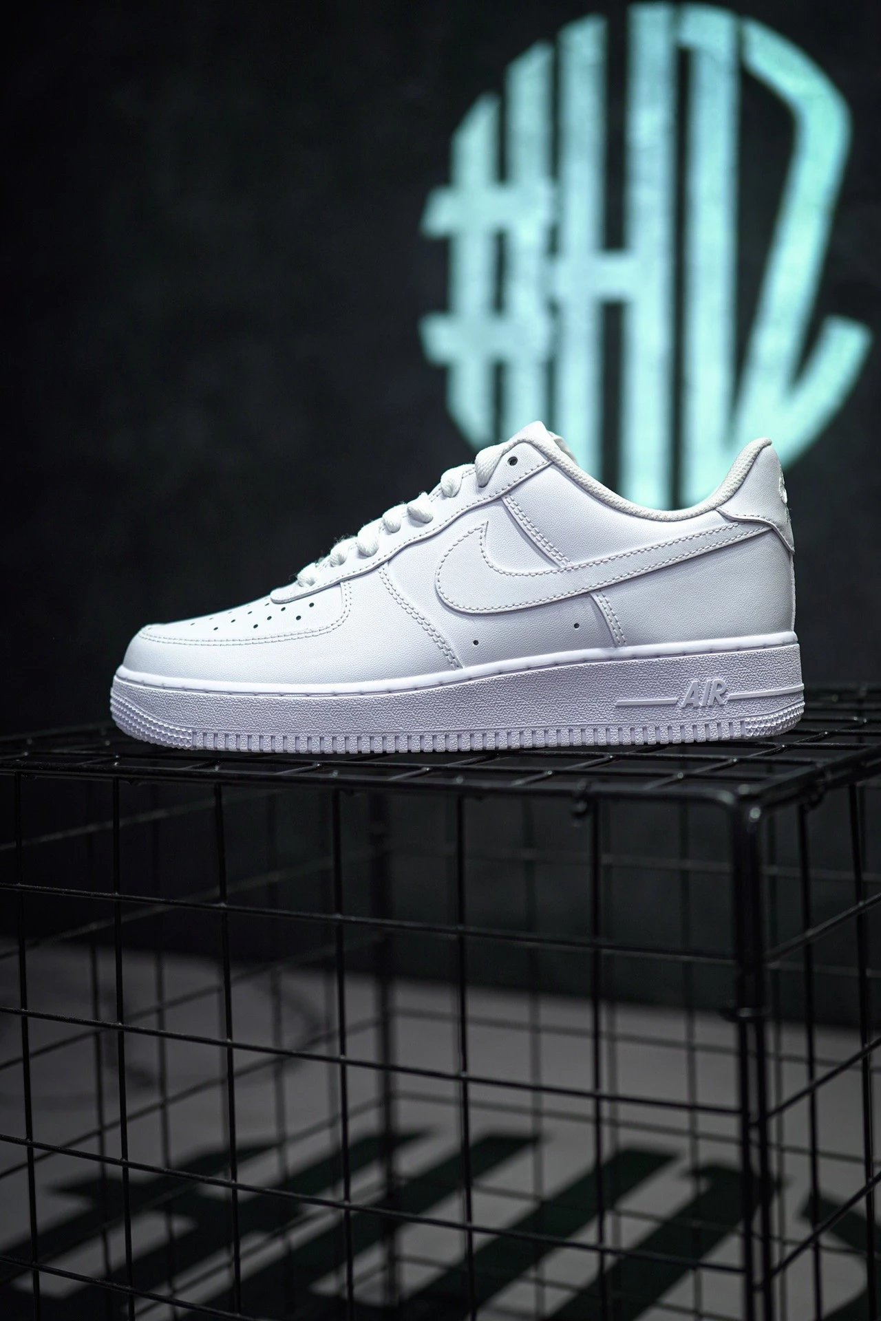 Item Thumbnail for 🔑N330280
【Corporate NK Air Force 1 Low Pure White Air Force】
Original last original cardboard Pure air force version focus on foreign trade channels Built-in air cushion Original box accessories Correct midsole pull gang process Size