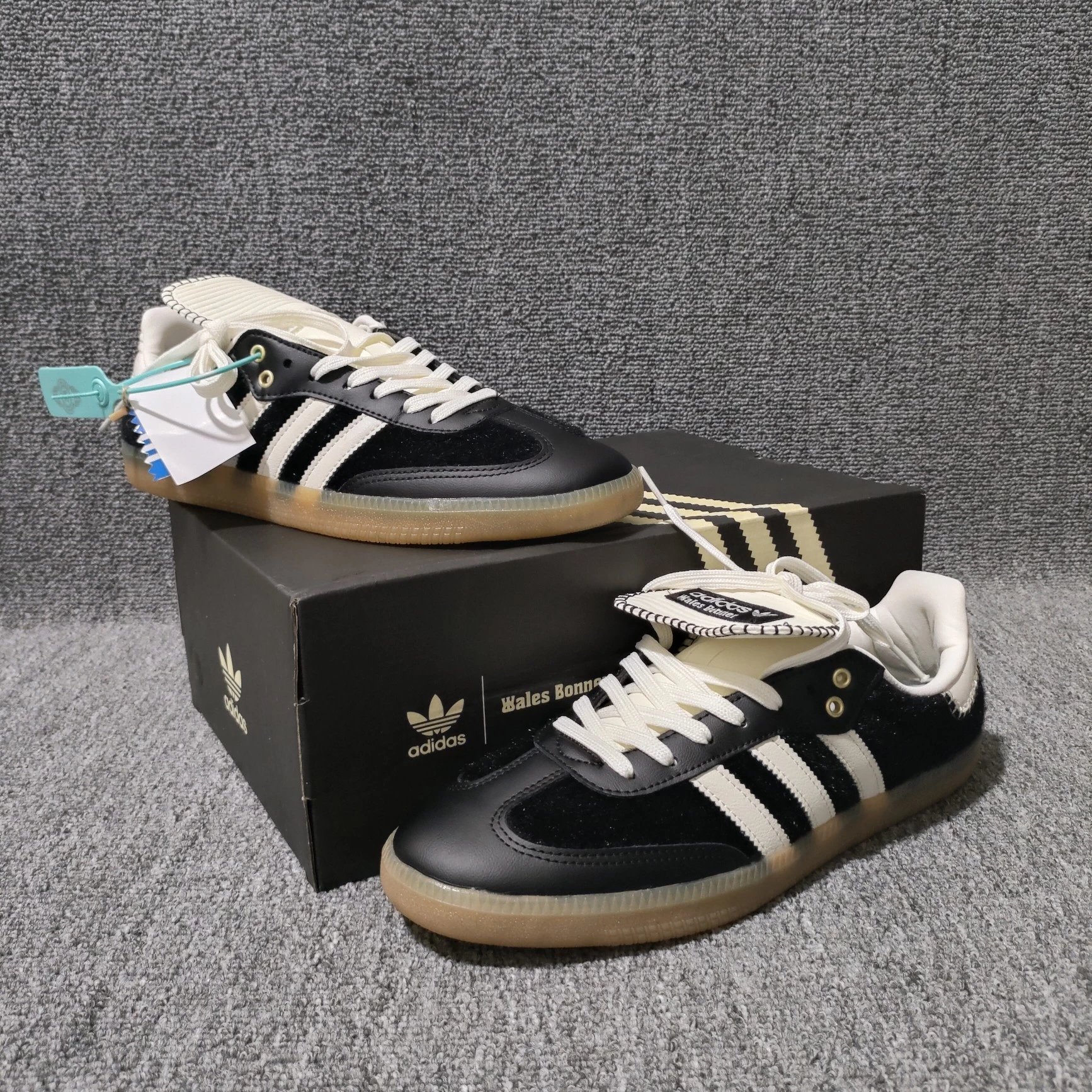 Adidas Originals Samba OG Black / White Gum Sole Sneakers