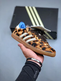 thumbnail for Wales Bonner x AD Originals Samba Classic Samba Series Gentleman's German Training Soccer Style Versatile Low-Top Casual Sneakers Black & White Horsehair IE0580 35-47