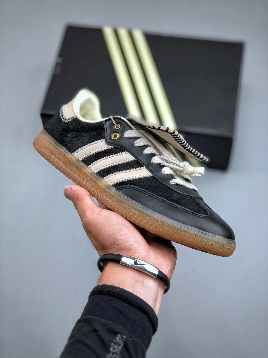 Wales bonner x ad originals samba classic samba dance series gentleman’s training football style easiest for matchlow anklecasual sports sneakers black and white horsehair ie0580 35-47