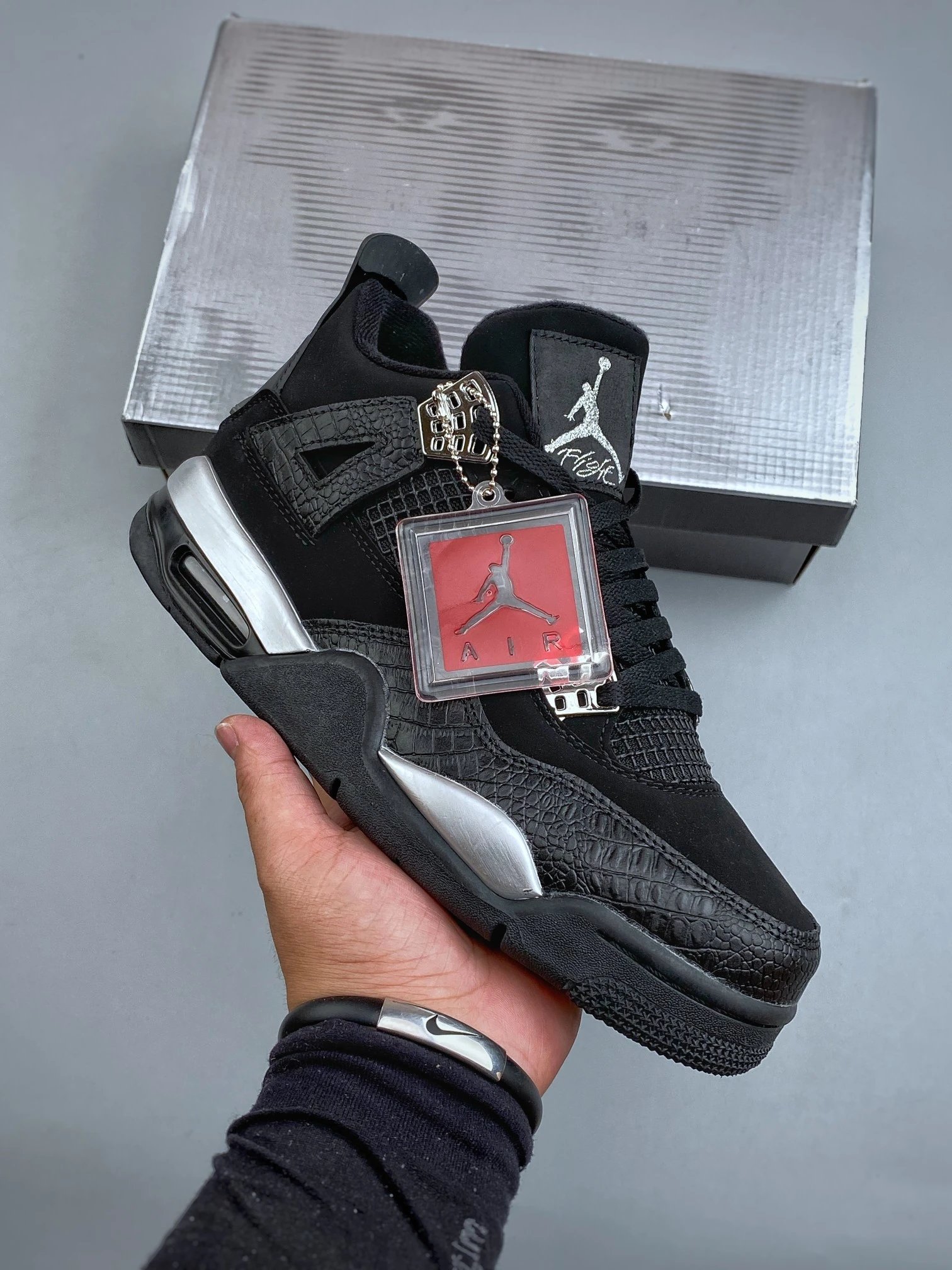 Nike Air Jordan 4 Retro 耐克迈克尔·乔丹AJ4代中帮复古休闲运动文化篮球鞋 货号:HV0832-002  尺码：40-47（半）