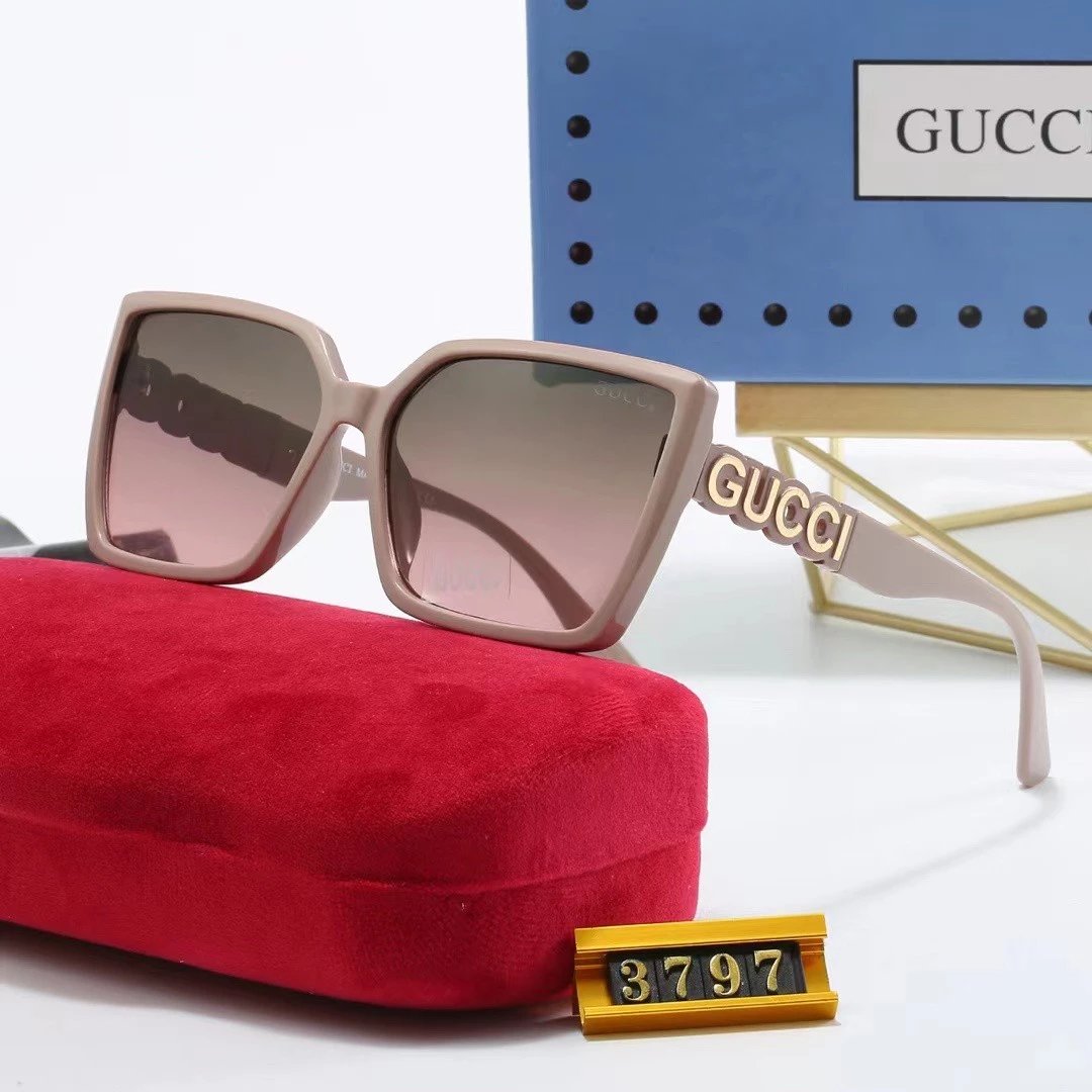 Gucci GG Square-Frame Sunglasses