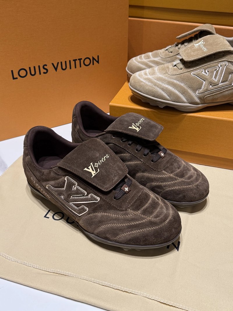 Shoes from Yin Kuang's Shop