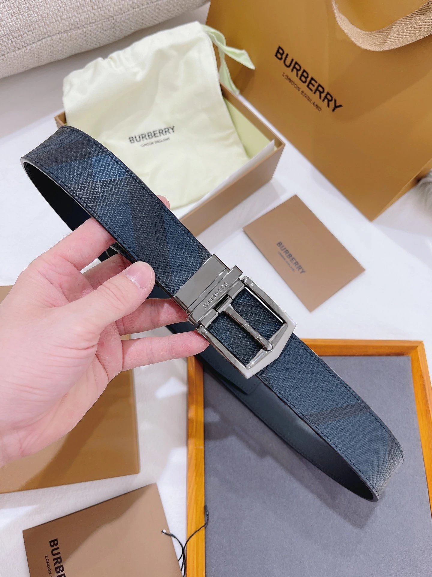 款4 灰色扣 蓝格纹