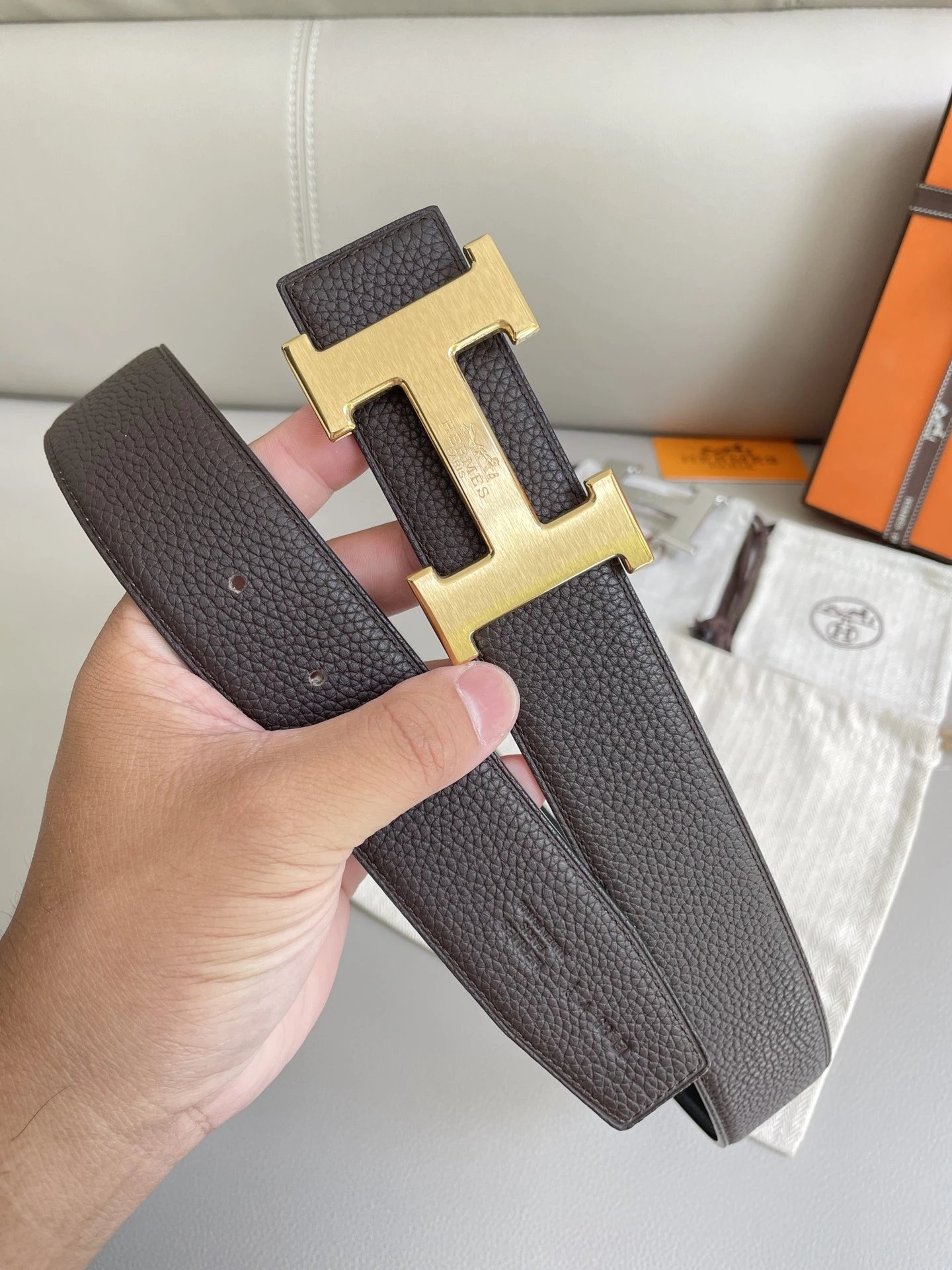 Model 2: Gold buckle coffee ribbon body