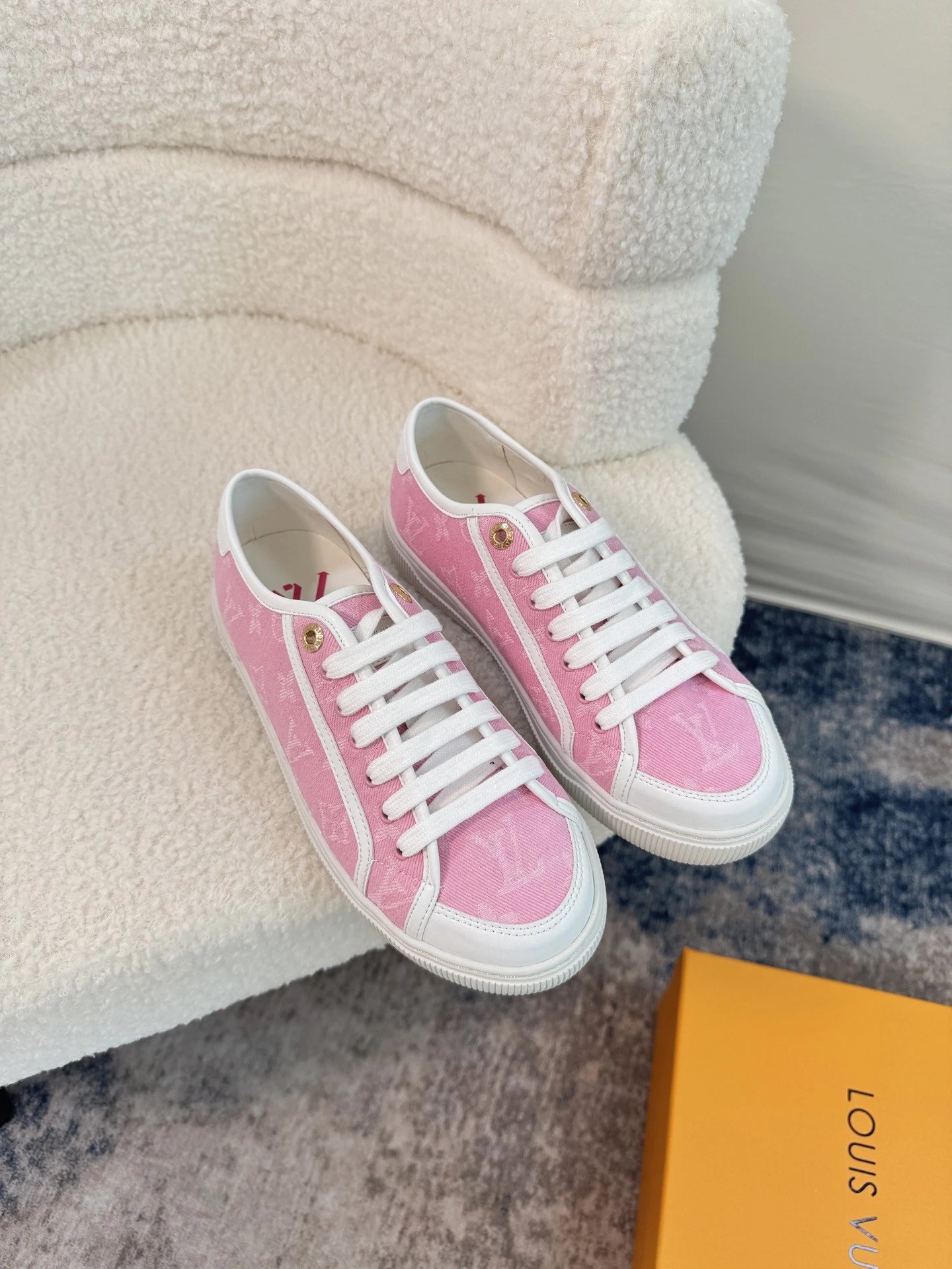 Louis Vuitton Sneakers Monogram Canvas Low-Top Lace-Up — 184211
