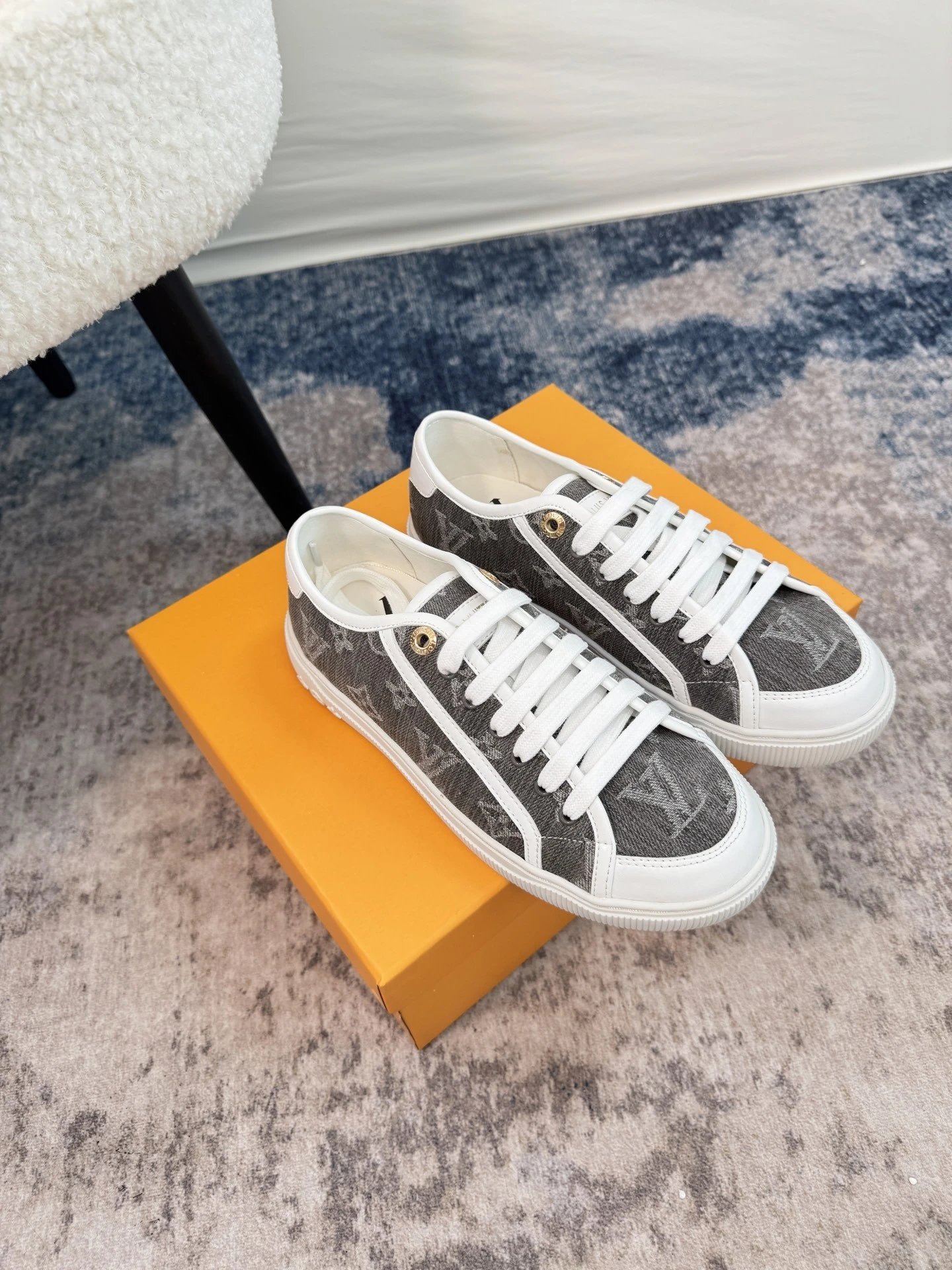 Louis Vuitton Sneakers Monogram Canvas Low-Top Lace-Up — 184209