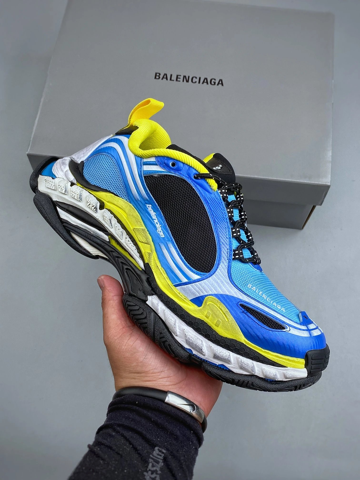 Balenciaga巴黎世家 Triple S .2 厚底系带 低帮 24代老爹鞋  尺码:35-46