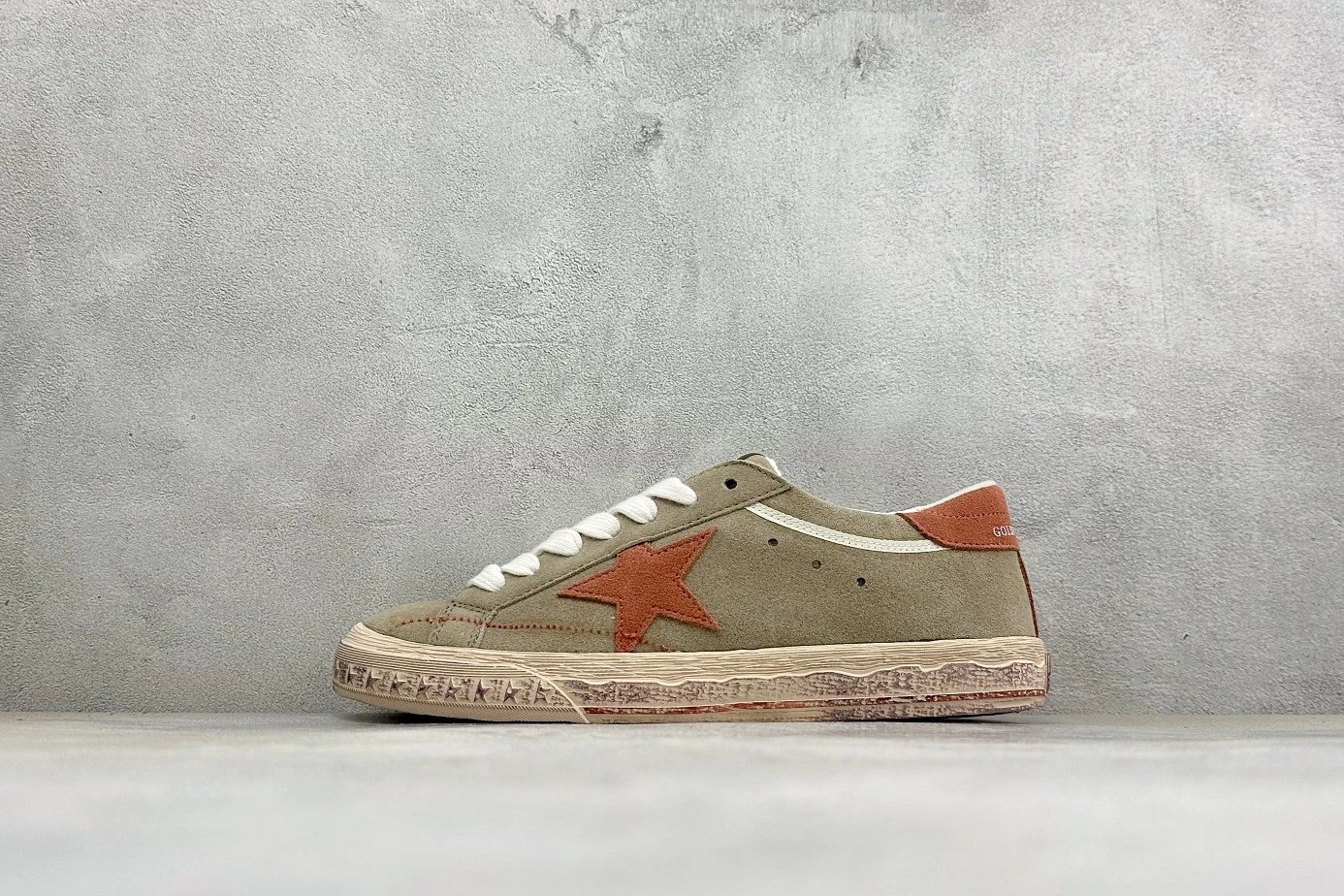 Golden Goose GGDB 做旧休闲 低帮板鞋            货号:F00799560527  尺码:36-45