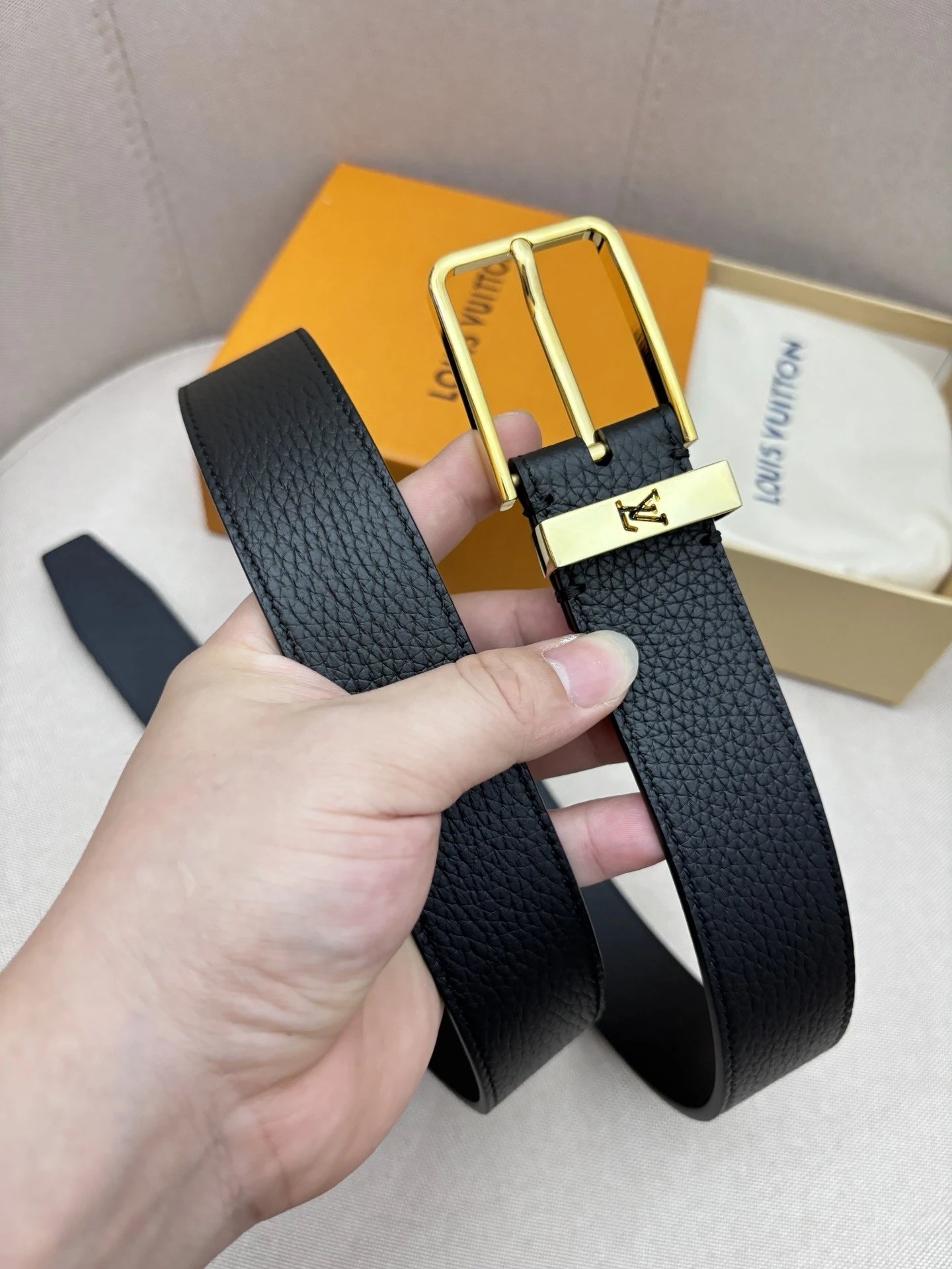 4 # Lychee pattern/gold buckle