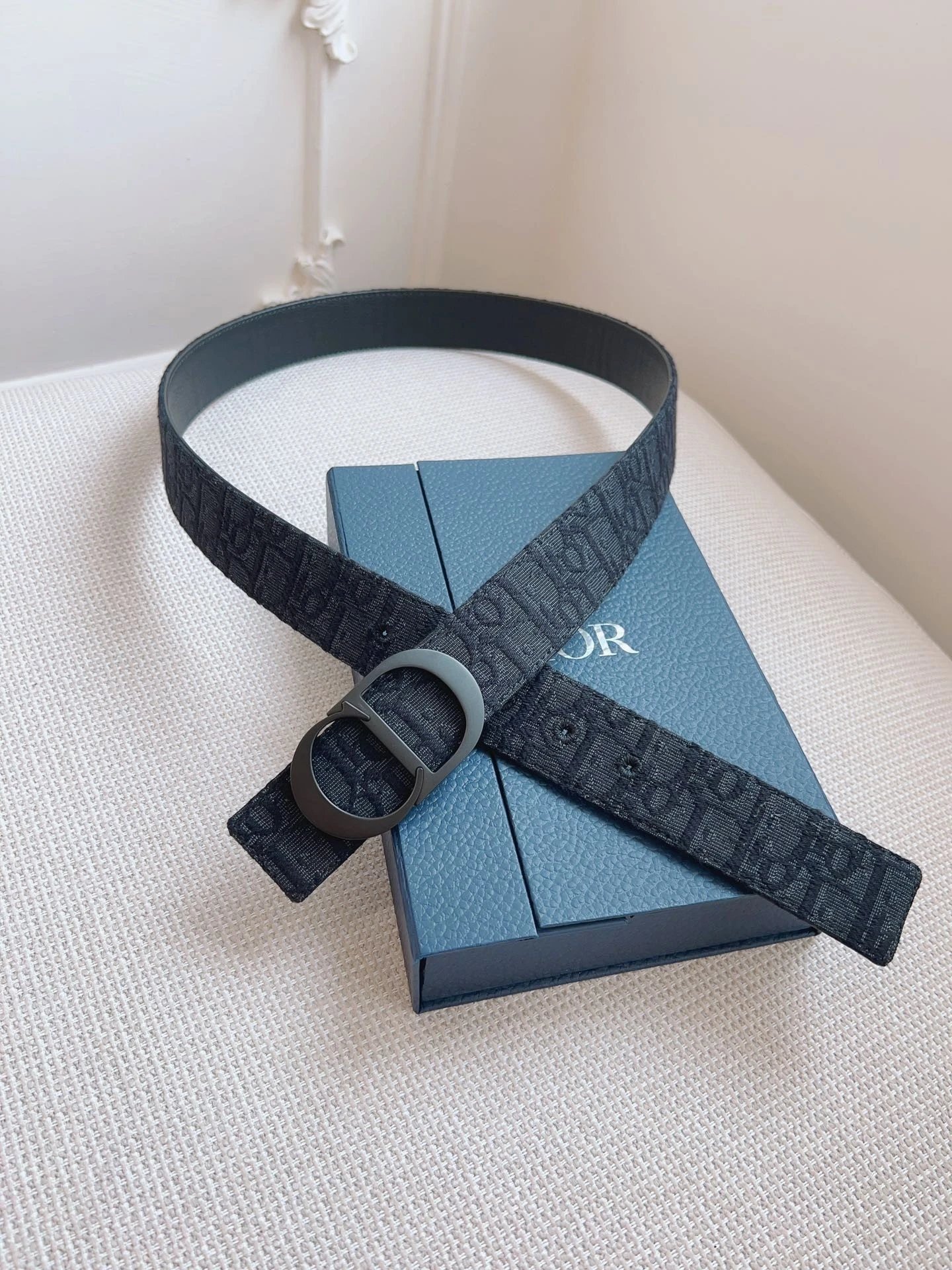 No. 31 - Black Fabric / Matte Black Buckle 2