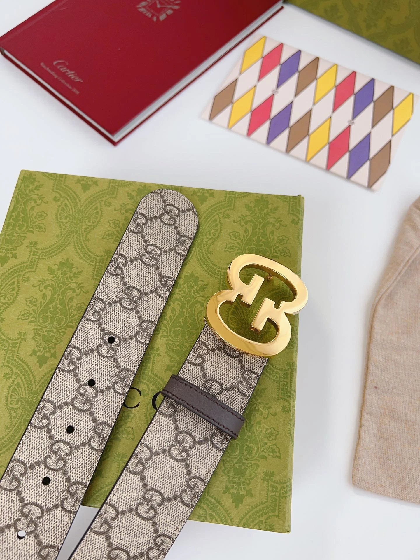 16 # G gold buckle/apricot blossom skin