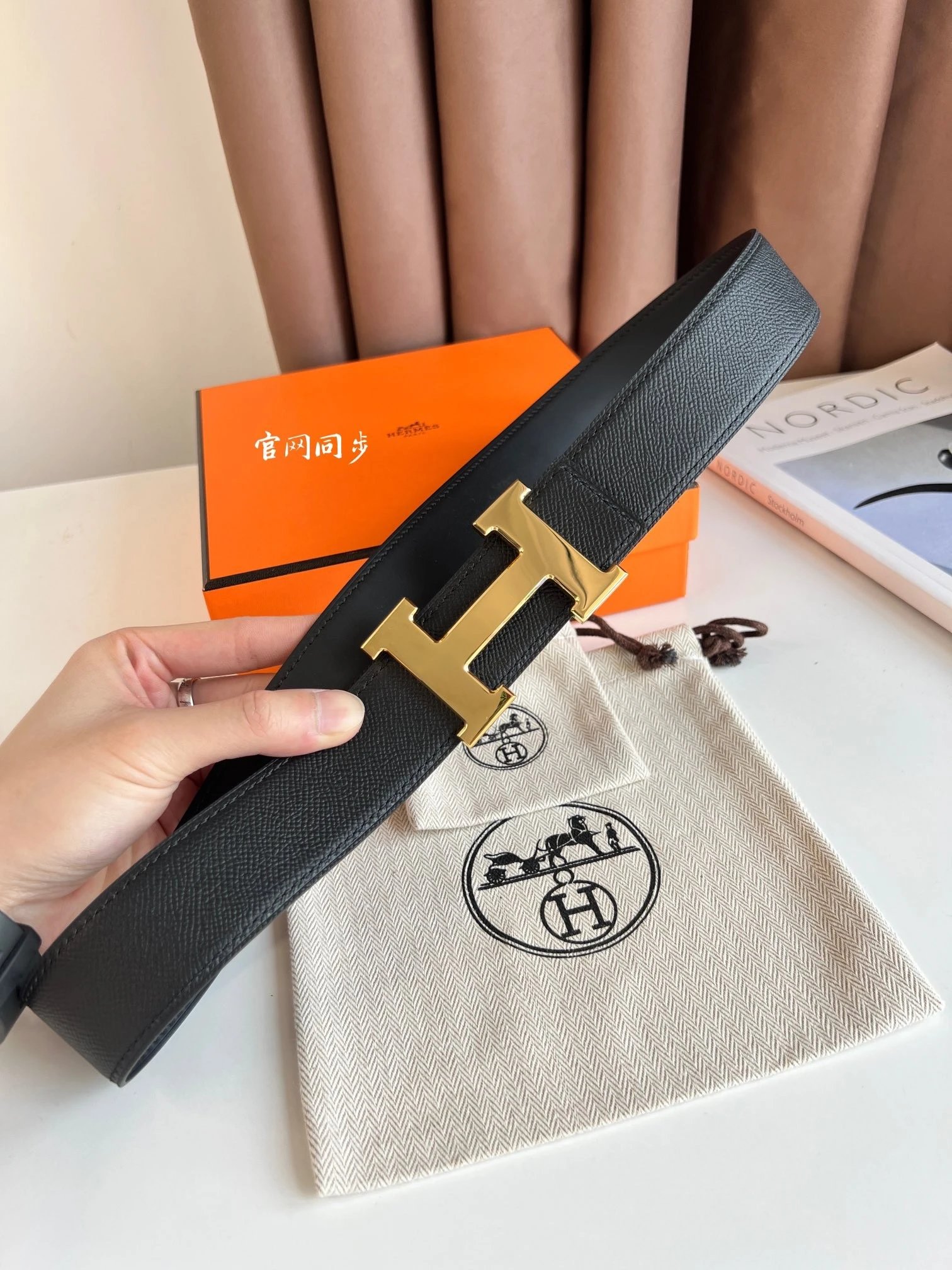 No.1 Black Leather / Polished Gold Buckle (Palm Grain)