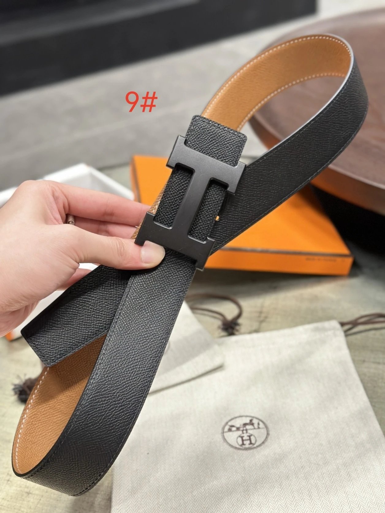 No.9 Black with Earth Yellow / Matte Black Buckle (Palm Grain)