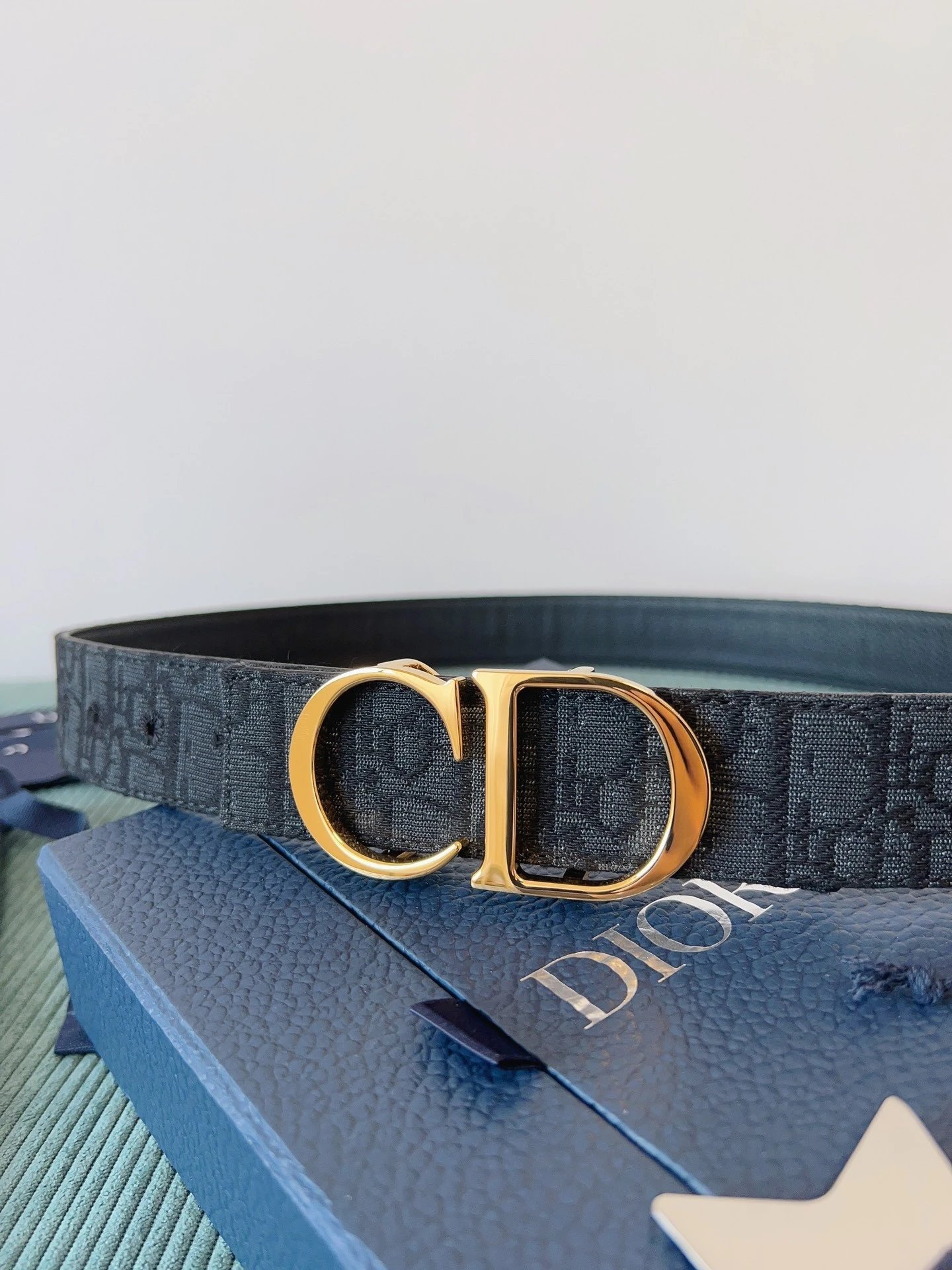 No. 14 - Black Fabric / Bright Gold Buckle