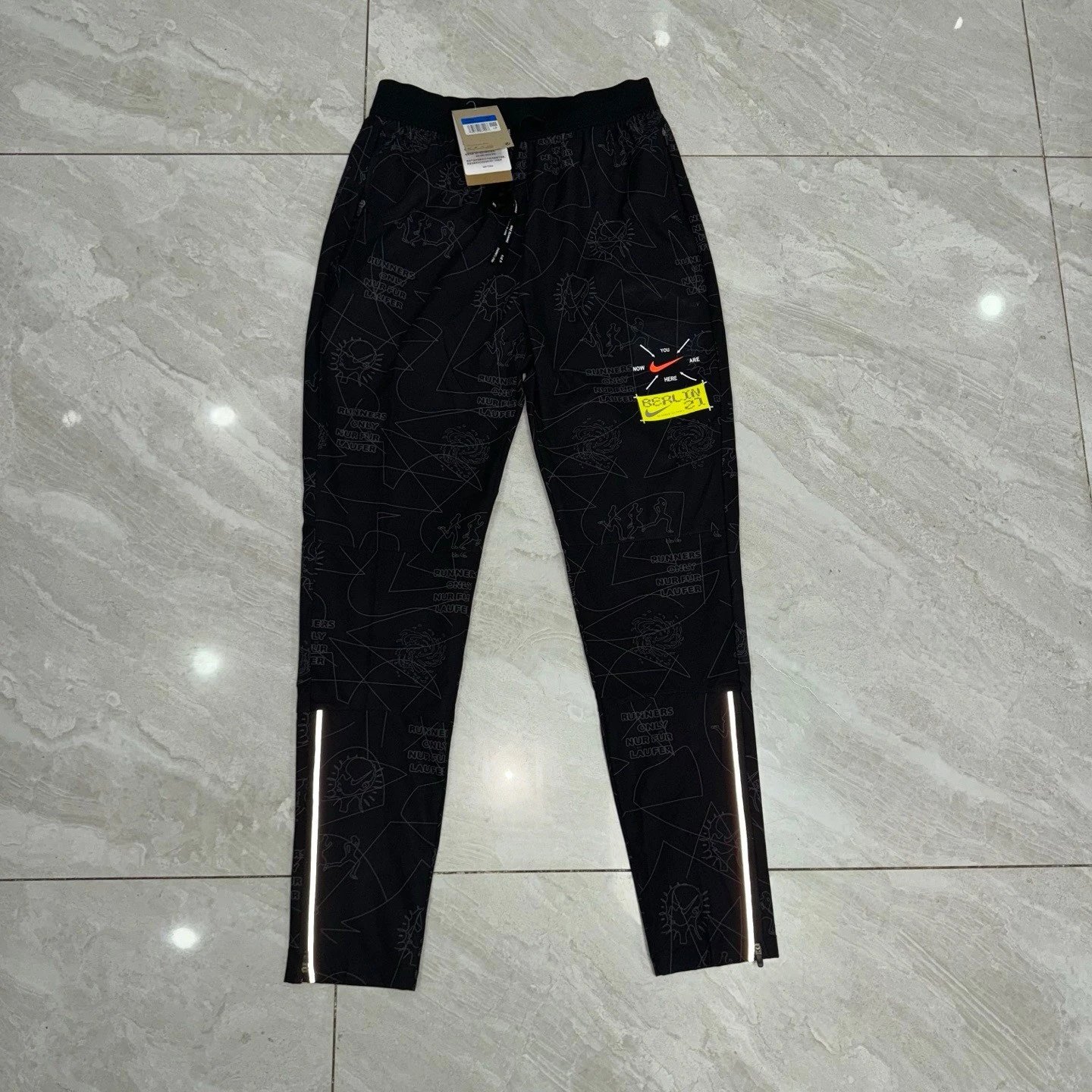 black pant1