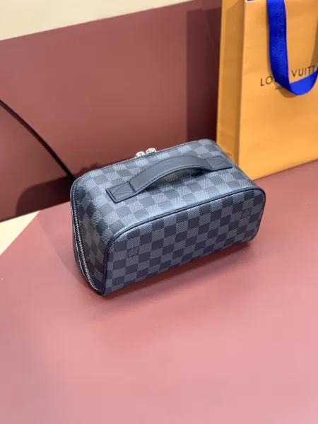 Louis Vuitton Monogram Canvas Vanity Case Brown - 17