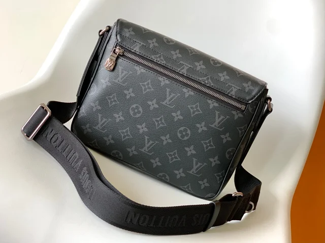 Louis Vuitton Crossbody Bags Flap Bag with Wide Adjustable Strap product detail image 13
