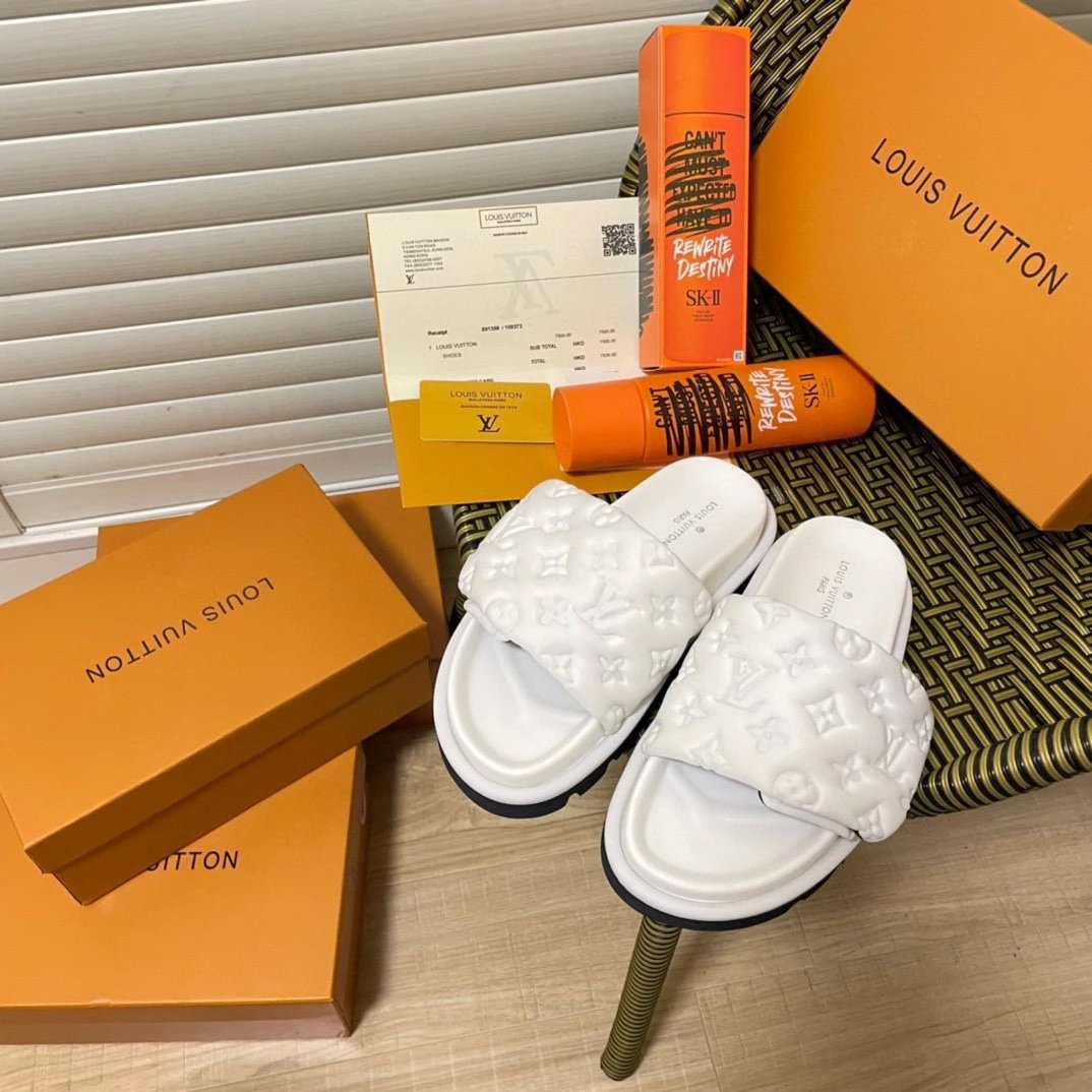 Louis Vuitton Pool Pillow Comfort Mule Quilted White