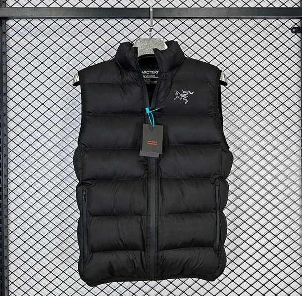 Paris Saint-Germain Vests Quilted puffer vest with stand collar product detail image 9