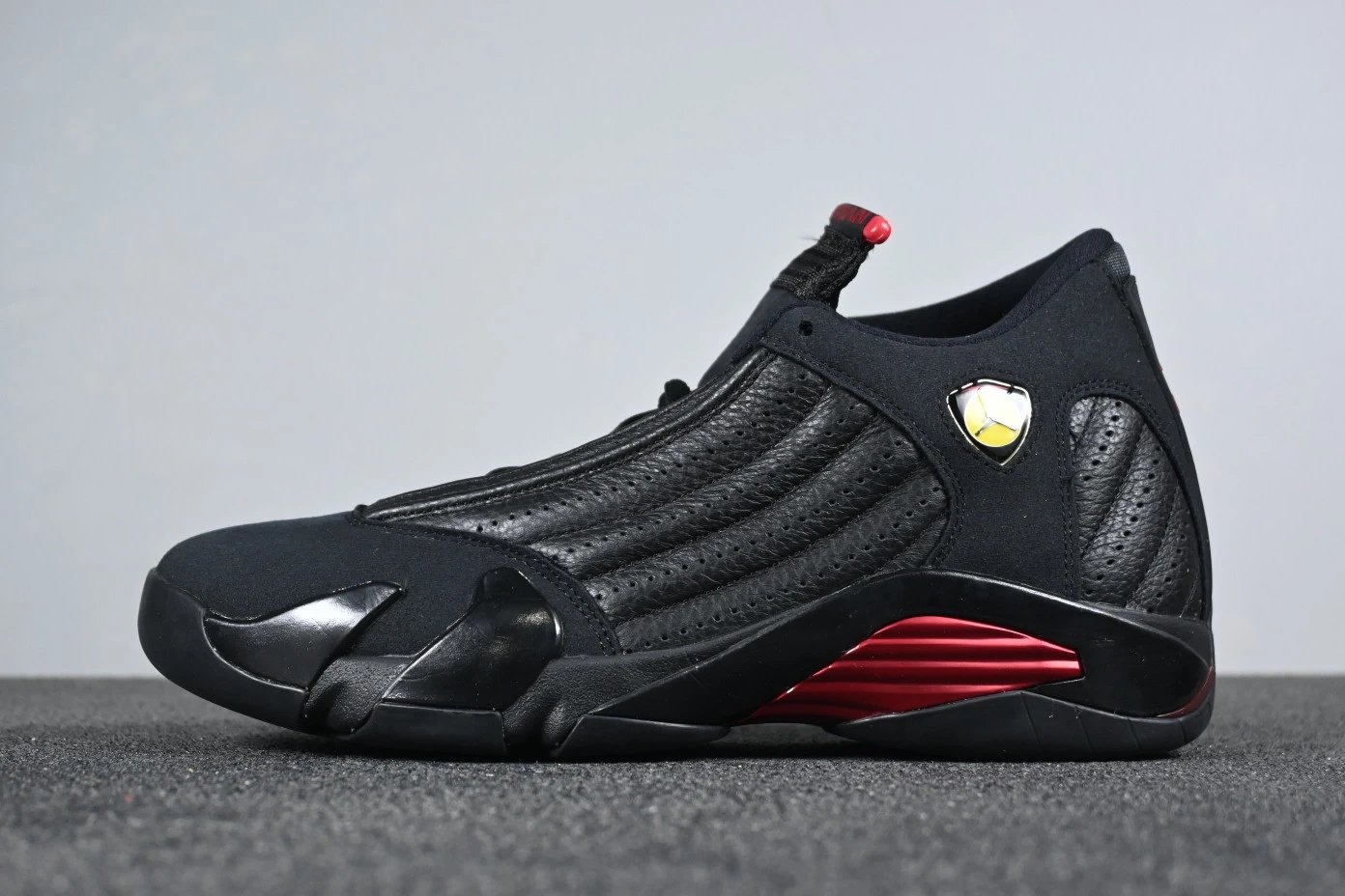 TK J14 Reproduction Black and Red 487471-003