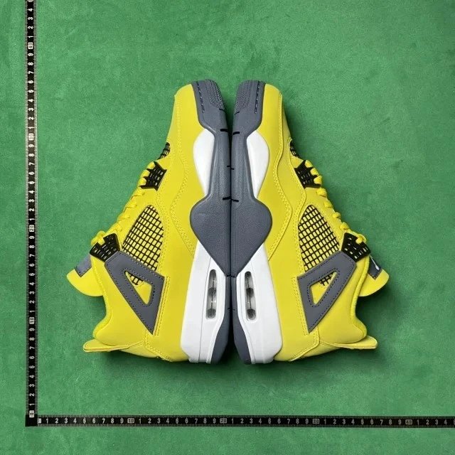 No. 9 Black Yellow Mother CT8527-700