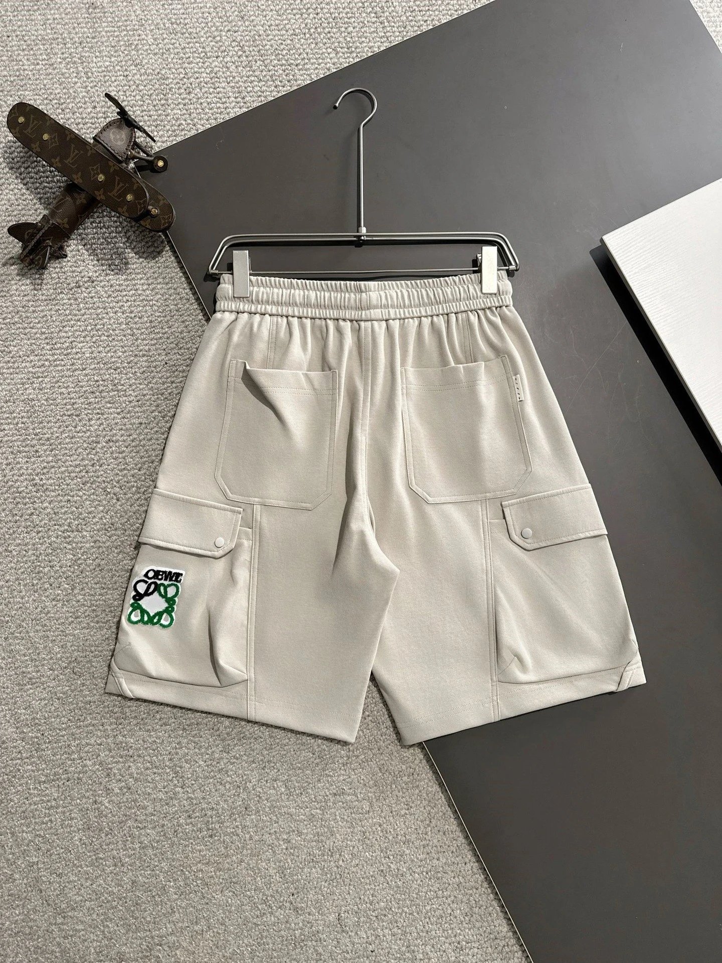 Loewe x Jonathan Anderson Cargo Shorts Beige Shorts - 1