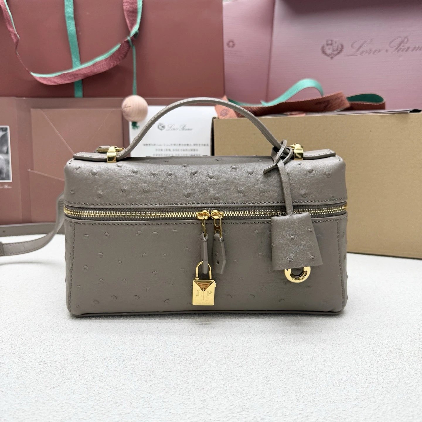 Loro piana LP  Extra Bag L23手袋 饭盒包颜色：灰褐色鸵鸟