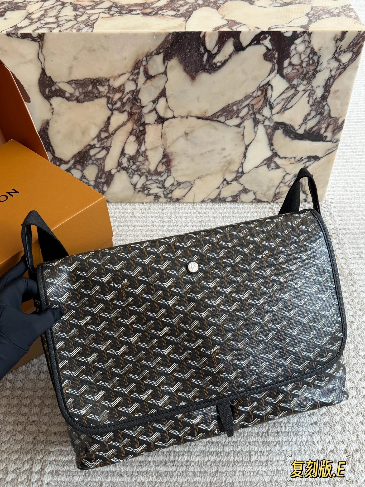 Goyard Capetien邮差包戈雅邮差包斜挎包单肩包成为通勤首