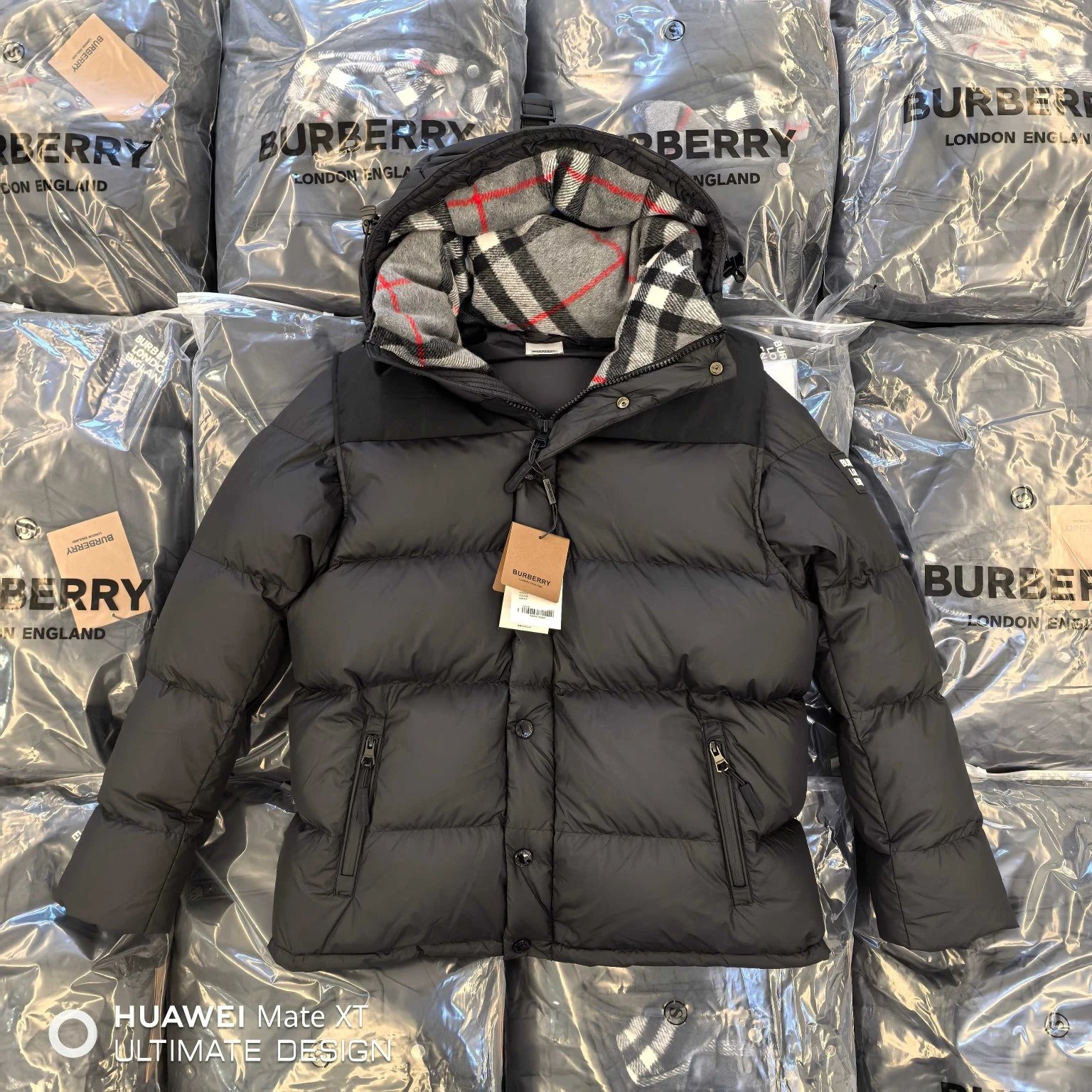 【现货秒发】BURBERRY巴宝莉拆卸白鸭绒羽绒服 填充90白鸭绒 纯羽绒不掺丝不掺羽毛自带尼龙拼接 填充300克 蓬松度700 升级口袋水洗 口袋抓绒 还原正品6张水洗 钢琴烤