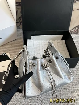 thumbnail for Xiang Grandma Girl Bag Xiao Xiangjia 25Bag 26C New Double C Diamond Lattice Chain Caviar Cowhide Mini Stray Bag Tote Bag Armpit Bag One Shoulder Handbag