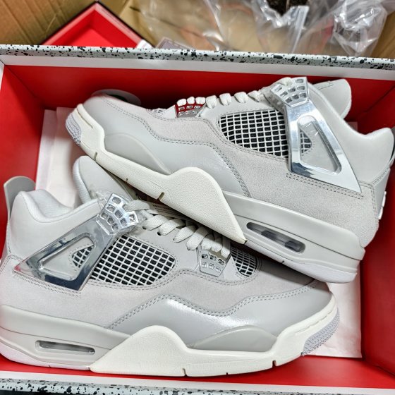 UVW Batch! AJ4 Chrome Silver Colorway! Sizes 36-48.5! Super Value Special! Crafted with Full-Grain Leather! Unbeatable at This Price! AQ9129-001
